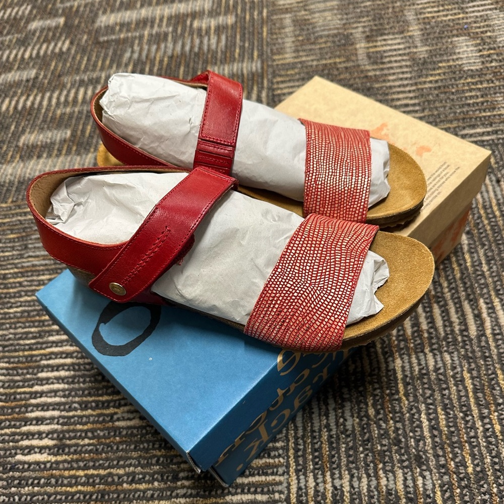 OTBT Women's Red 'Florence' Sandals sz 7M
